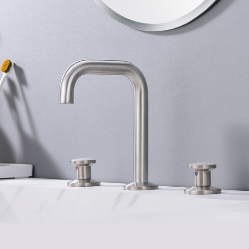 Mẹta iho iho ogiri Basini idẹ faucet