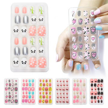 24PCS Candy False Nail Tips Press On Children Cartoon Full Cover Kid Glue Self Fake Nail Art for Girls Manicure Tips Nail Decor