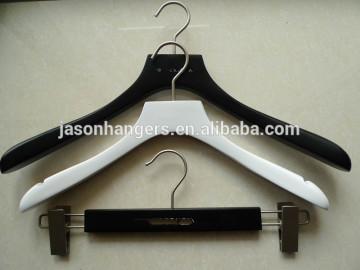 DL0912 Luxury branded wooden apparel hangers