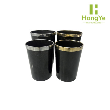 چهار سطل زباله مشکی بزرگ برای نگهداری آشپزخانه