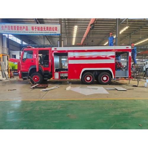 Water and Foam Fire Truck Fire Fighting Equipment