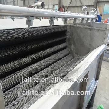 Industrial cassava peeler