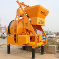 Transit Mobile Concrete Mixer Truck con tanque