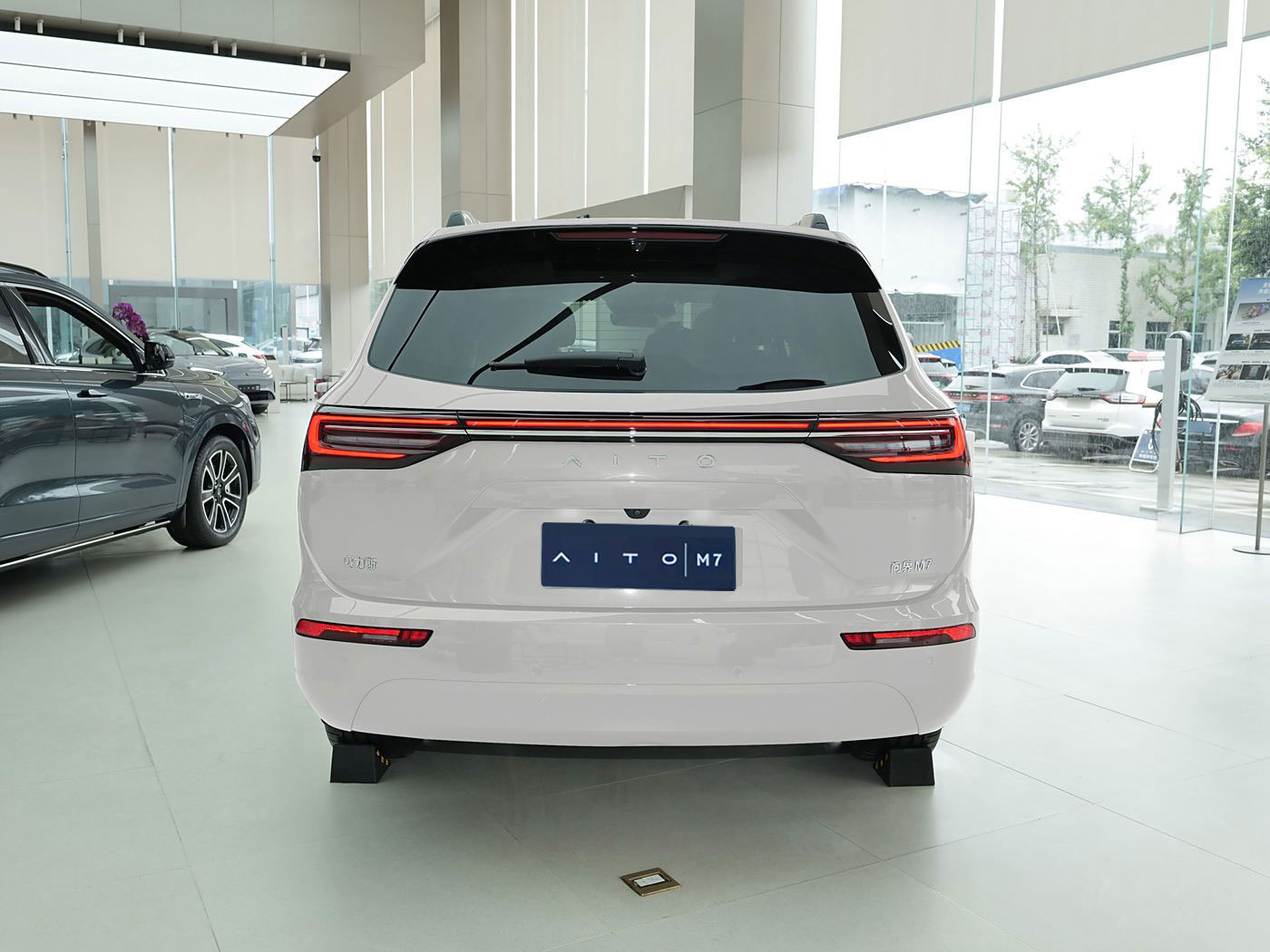 AITO M7 Huawei-Powered Extended Range Electric Vehicle