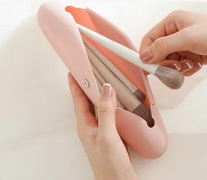 Silicone makeup brush storage bag