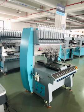 Macchina per microiniezione per la produzione di toppe in gomma Keychian