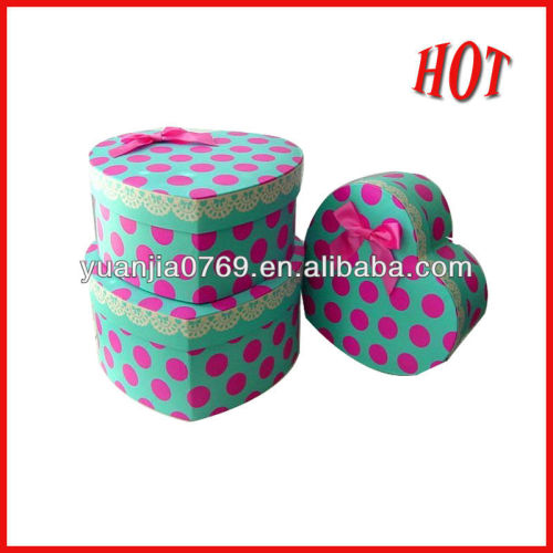 New top hot color printed gift box for package with heart shape