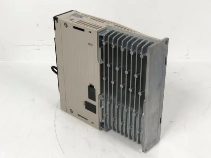 Yaskawa Servopack Unit SGDV-2R8A11B002000 for CNC Milling Machine Parts