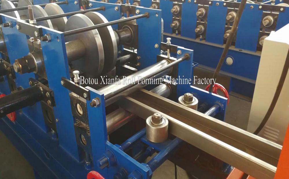 Omega roll forming machine