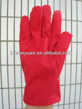 Working gloves made of cotton and polyester and anti-static fiber