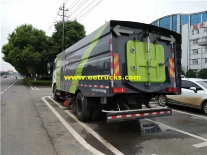4x2 2000 Gallon Road Sweeping Cars