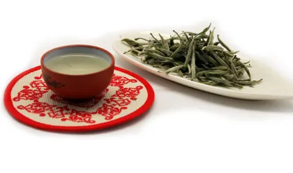Baihao silver needle organic white tea