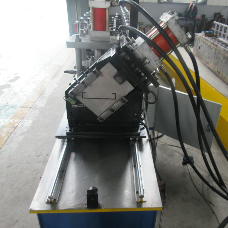 C U Z Purlin Roll Forming Machine