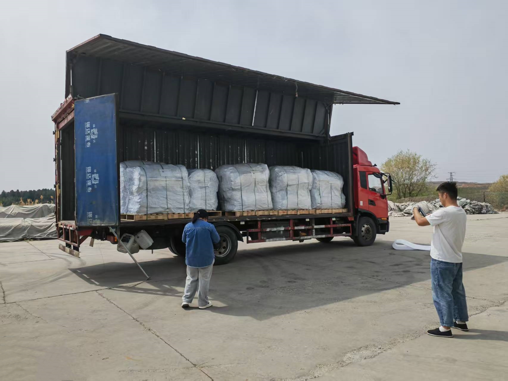 loading 9 pallets