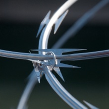 High Quality Durable Razor Barbed Wire Prison Fence