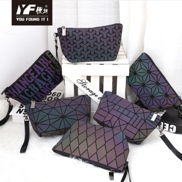 Patrones geométricos luminosos Bolsos para mujer PU Bolsa de cuero Cosméticos Maquillaje Lattice Lady Monedero