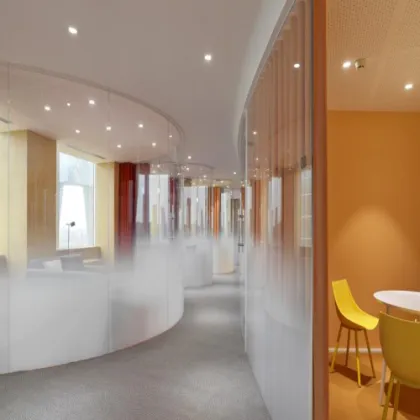 89% clarity curved glass
