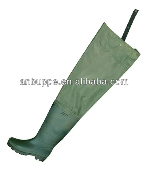 knee high rubber waders