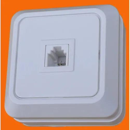 Немецкая стандартная розетка для поверхностного монтажа