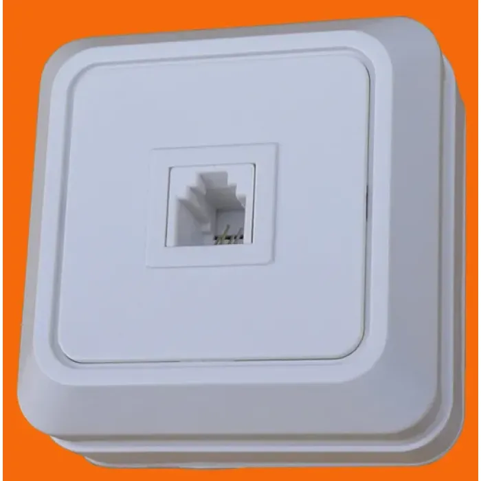 Soket Pemasangan di Permukaan Standar Jerman