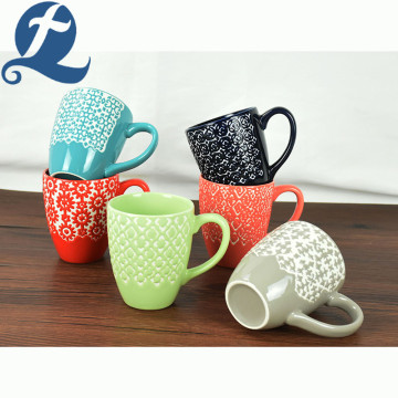 Tasse en céramique en relief caractéristique imprimée sur mesure