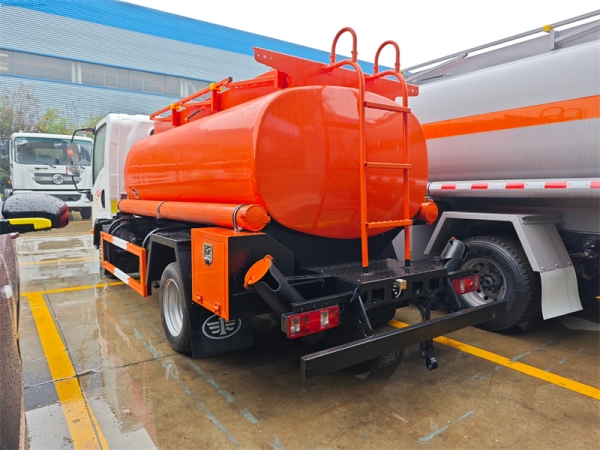 Efficient FAW 4x2 5m³ Oil Tanker Truck Solution