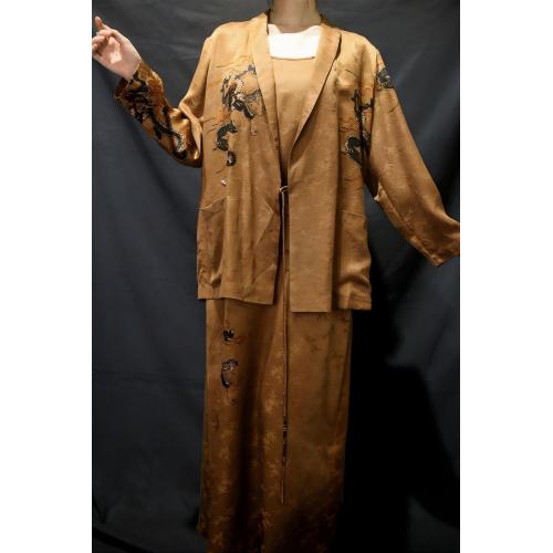 traje de cuerpo de manga larga marrón