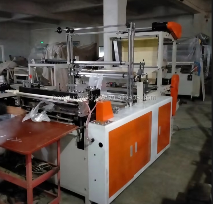 Stroj na výrobu sáčků pro tepelné svařování za studena