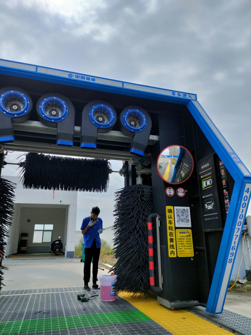 Automatic contactless computer car washing machine features