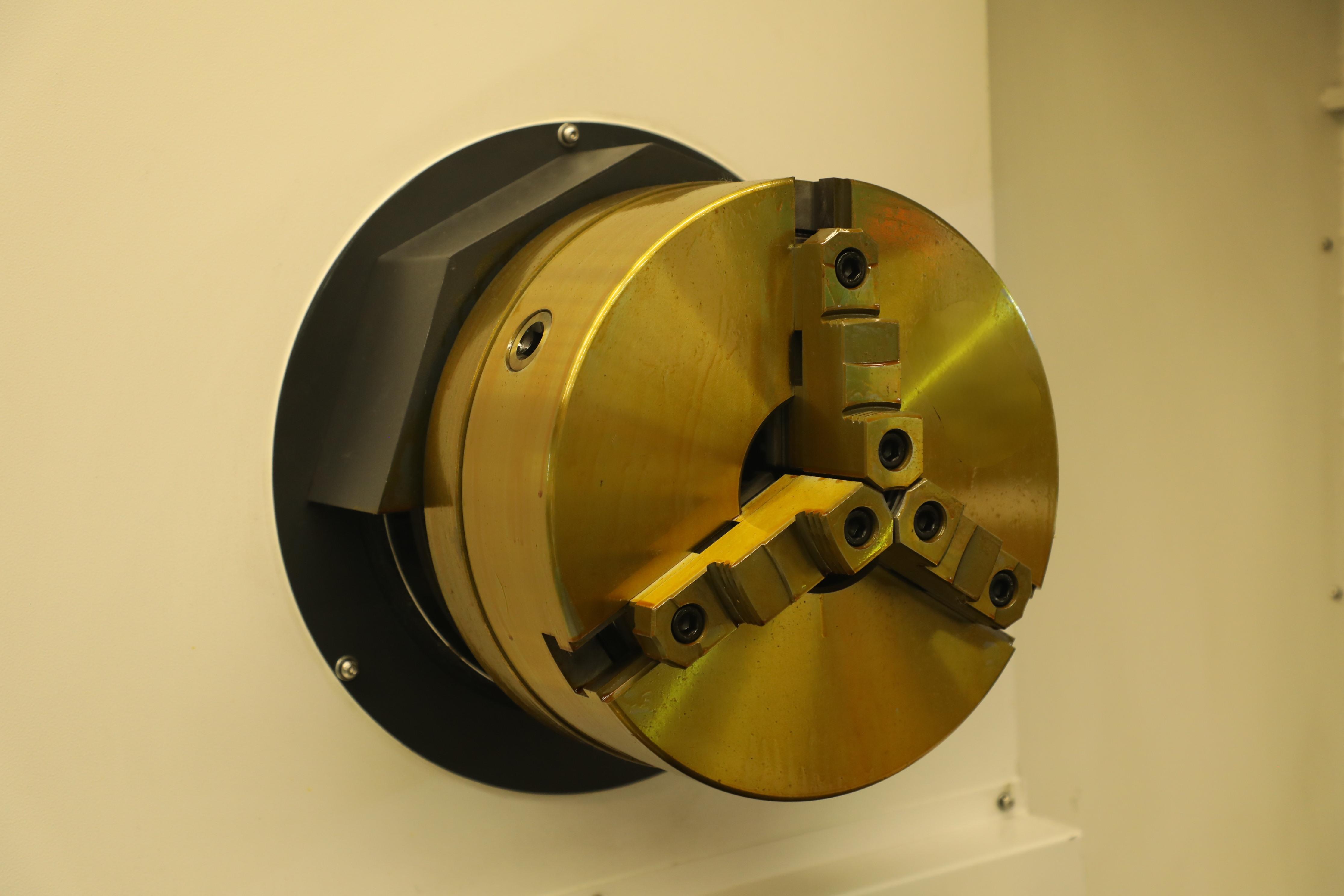Horizontal CNC lathe for metal cutting