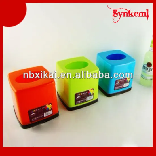 Plastic kitchen tissue holder