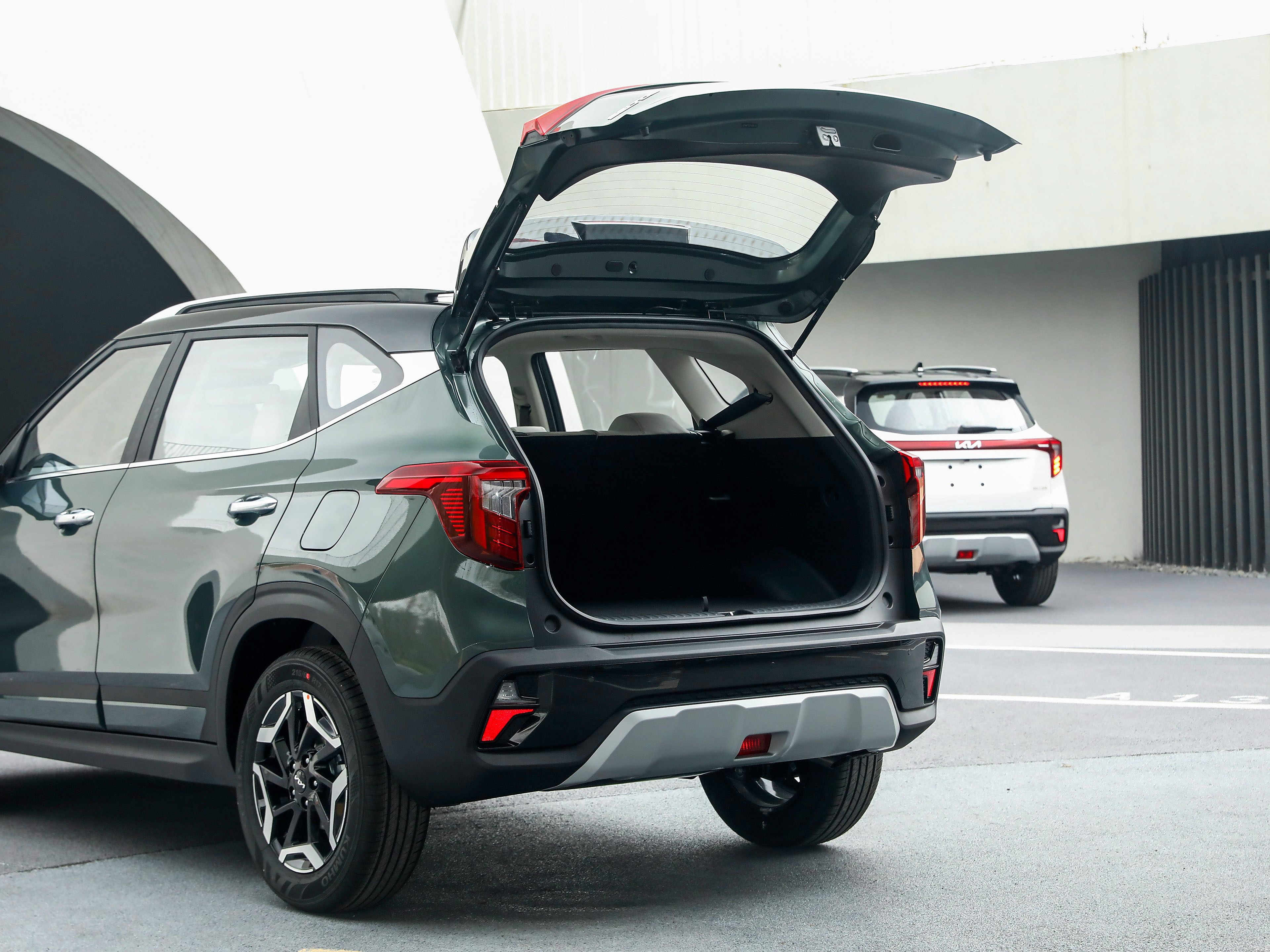 Kia Seltos 1.5LCVT Gasoline 2WD Compact SUV