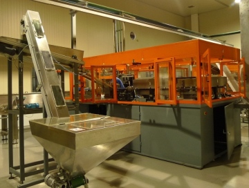 3 Cavity Fully Automatic Linear Blow Molding Machine (BM-30)