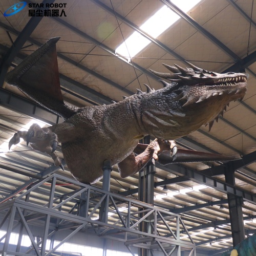 Kepala naga mekanikal untuk memaparkan taman tema