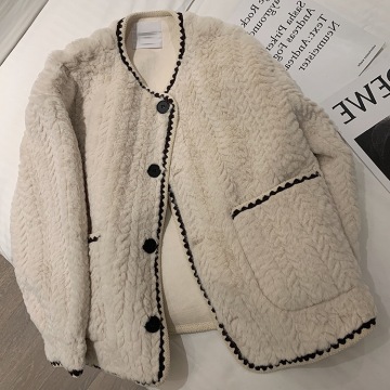 Beige Lambswool Jacke weiblich