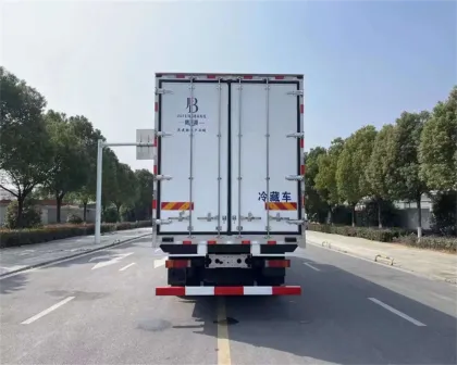 Dongfeng Tianlong Refrigerated Truck