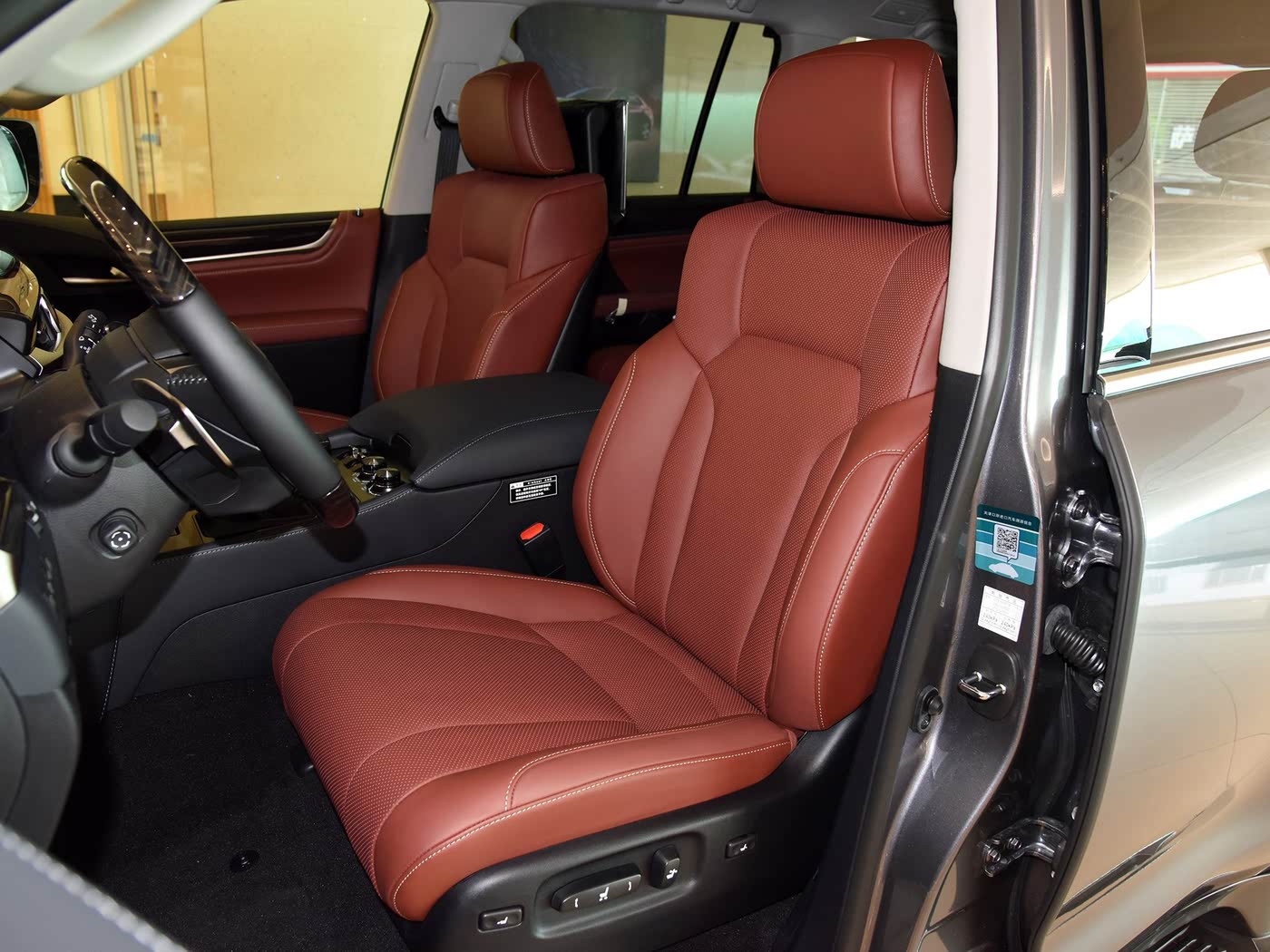 Lexus LX570 (12)
