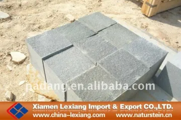 Small ourdoor stone paving