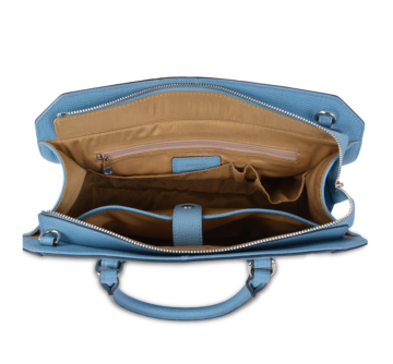 Large-capacity commuter bag for meeting customers