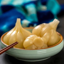 Sweet and sour pickled garlic from Yanbian