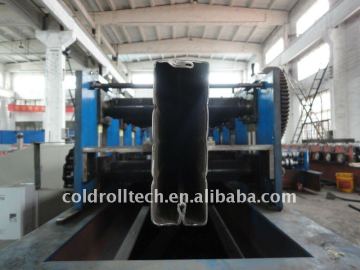 Rack roll forming machine for box beam