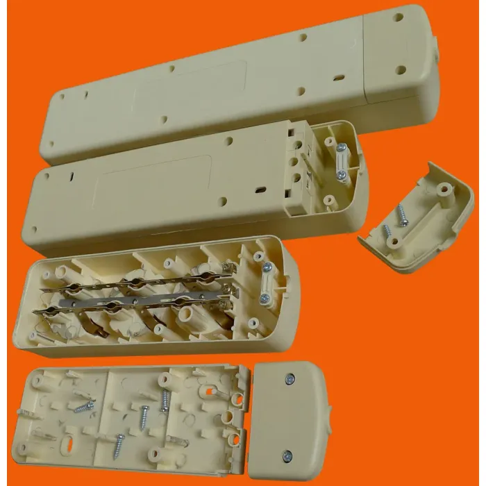 Soket Daya UE 6 Arah dengan Sakelar E9006ES