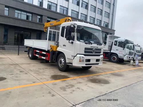 Crane montata su camion Dongfeng 4x2 in vendita