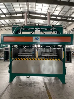 Double-cylinder double-station feeding forming machine