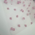 Tessuto in tulle velato in nylon con fiori di prugna con stampa in schiuma