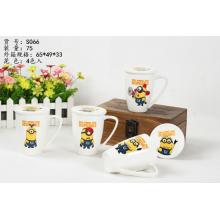 Caneca engraçada da família Popular Minion