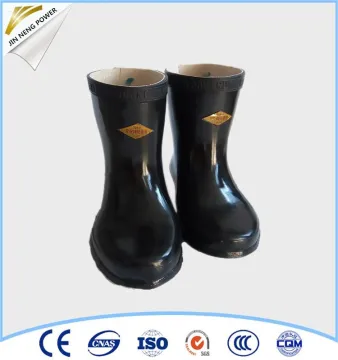 rubber safety boot manufacture