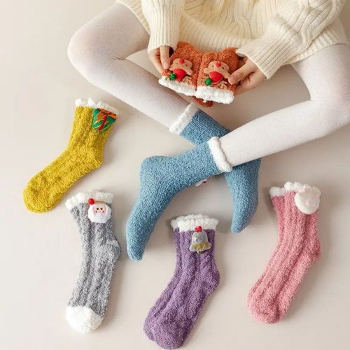 China Cute Fluffy Coral Velvet Home Bed Socks Supplier