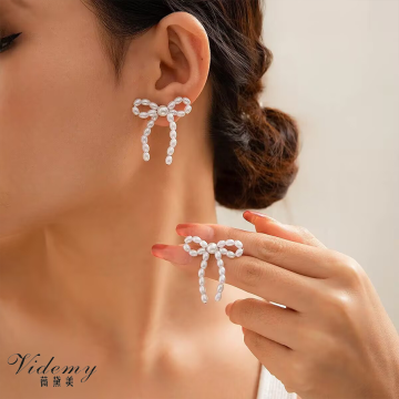 Elegant Oval Pearl Bow Hand-Beaded Stud Earrings
