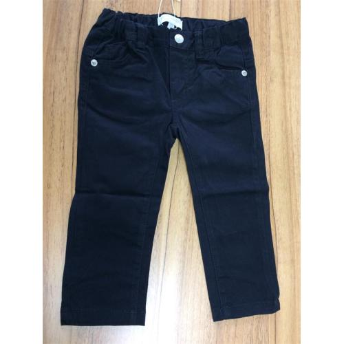 Hombre el pantalón largo vaquero